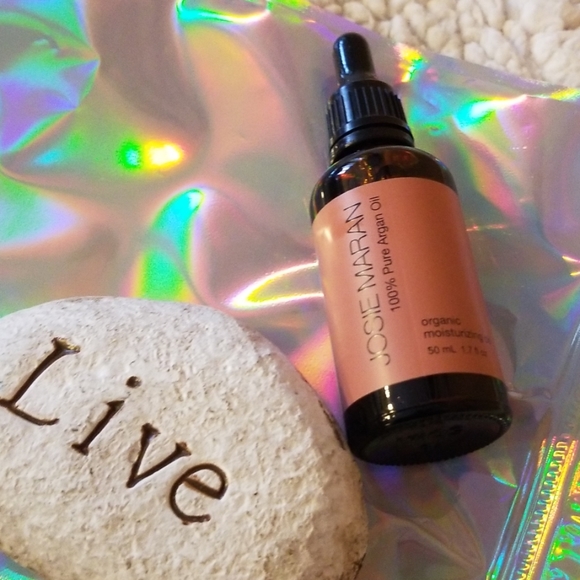 JOSIE MARAN Other - 🎈New Josie Maran Argan Oil🎈
